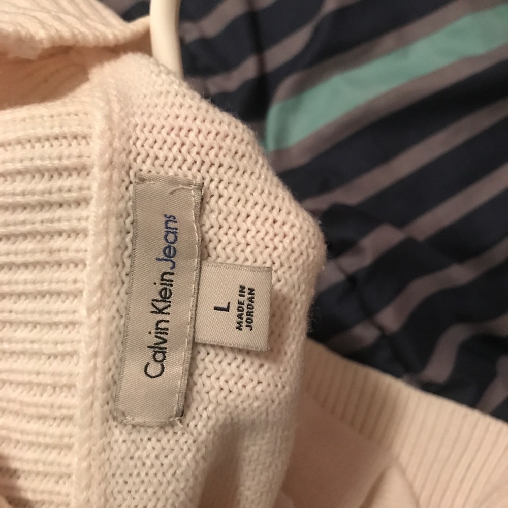 Sweater - Picture 5 of 6